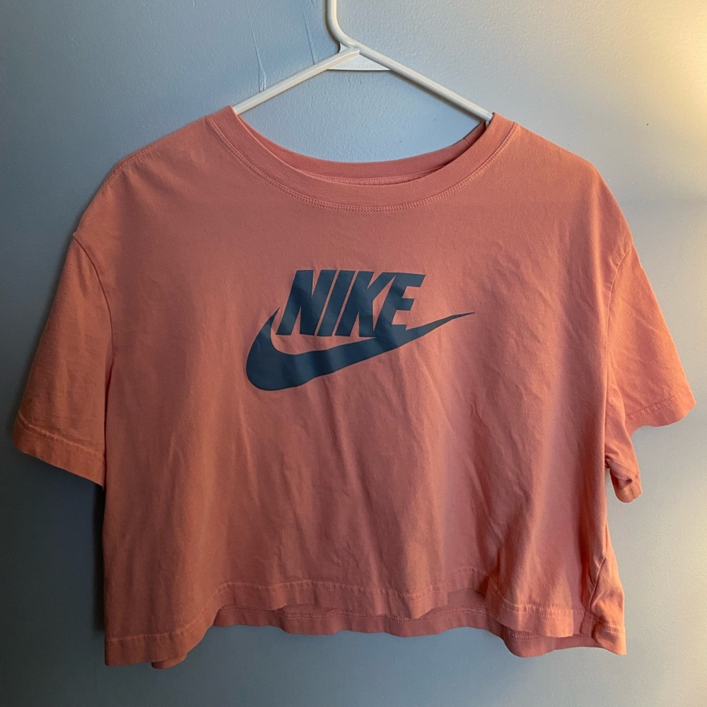 NIKE CROPPED TEE